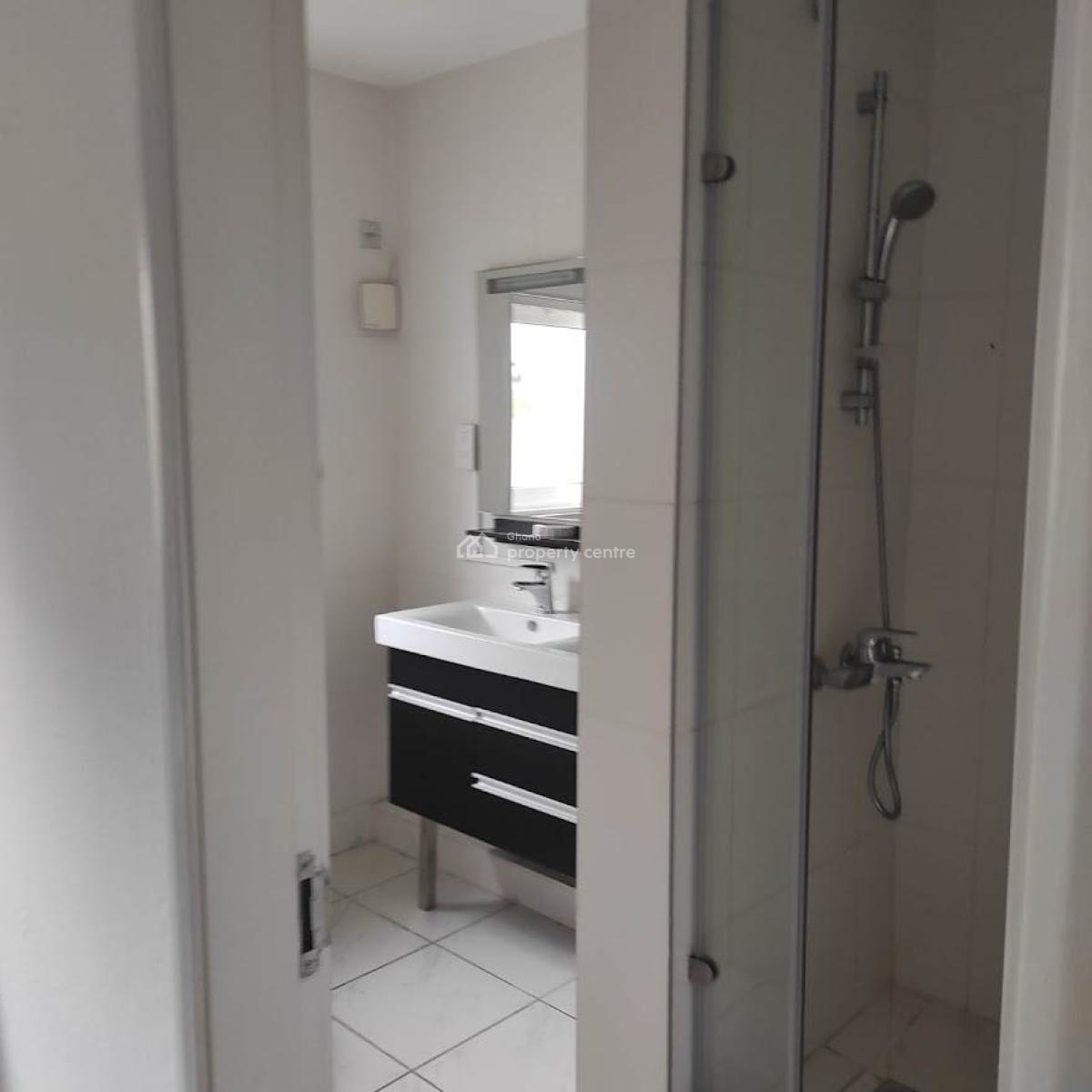 Furnished 2 Bedroom Apartment in a Gated Community with Swimming Pool, North Ridge, Accra, Apartment for Rent