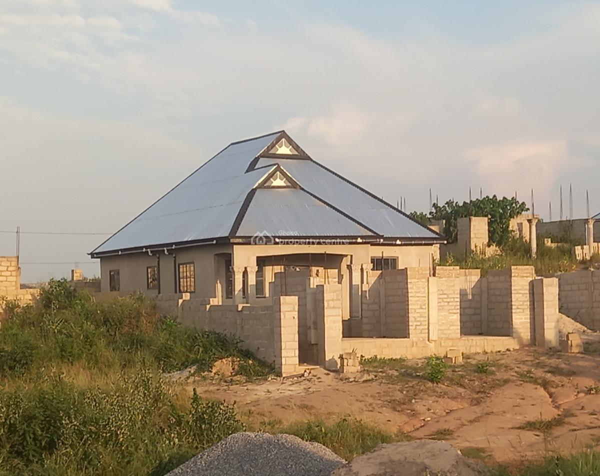 4 Bedrooms & 2 Stores/ Shops, Adesina,  on Kenyasi Abrem Road, Kumasi Metropolitan, Ashanti, House for Sale