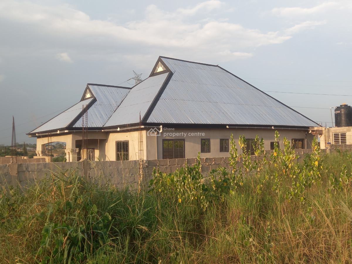 4 Bedrooms & 2 Stores/ Shops, Adesina,  on Kenyasi Abrem Road, Kumasi Metropolitan, Ashanti, House for Sale