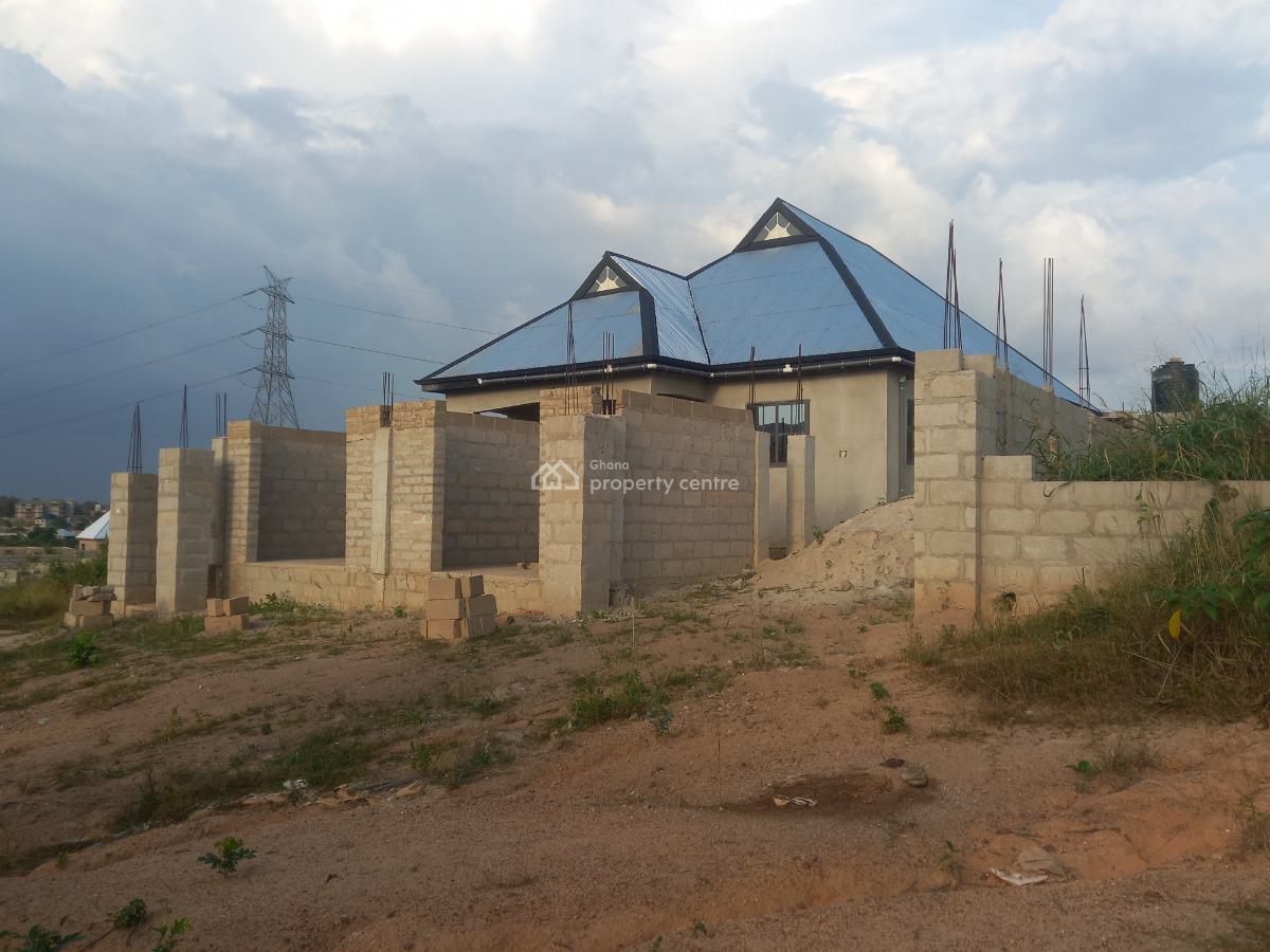 4 Bedrooms & 2 Stores/ Shops, Adesina,  on Kenyasi Abrem Road, Kumasi Metropolitan, Ashanti, House for Sale