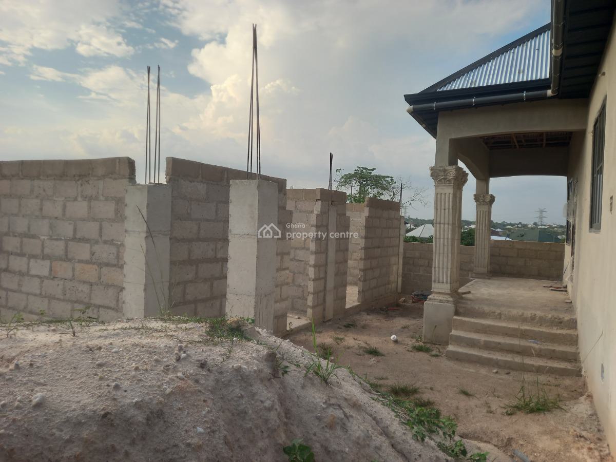 4 Bedrooms & 2 Stores/ Shops, Adesina,  on Kenyasi Abrem Road, Kumasi Metropolitan, Ashanti, House for Sale