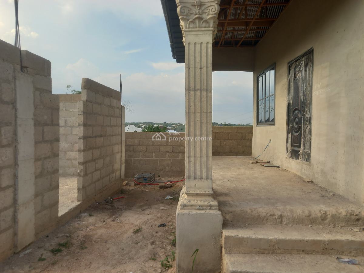 4 Bedrooms & 2 Stores/ Shops, Adesina,  on Kenyasi Abrem Road, Kumasi Metropolitan, Ashanti, House for Sale