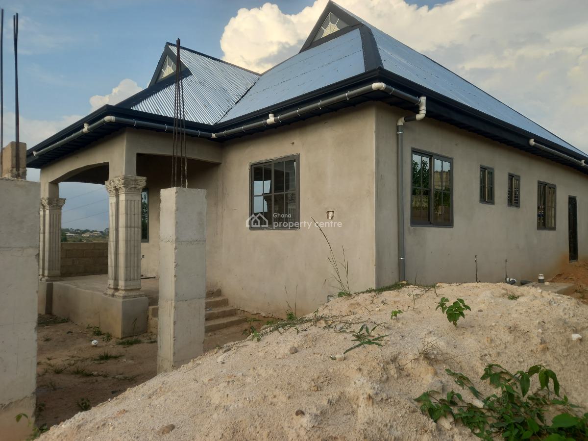 4 Bedrooms & 2 Stores/ Shops, Adesina,  on Kenyasi Abrem Road, Kumasi Metropolitan, Ashanti, House for Sale