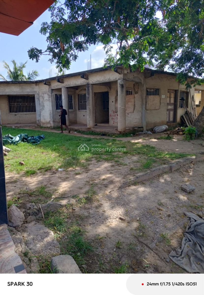 *roadside Freehold 2units of 2brm with Storey Foundation @ Sakaman, Sakaman, Accra Metropolitan, Accra, House for Sale