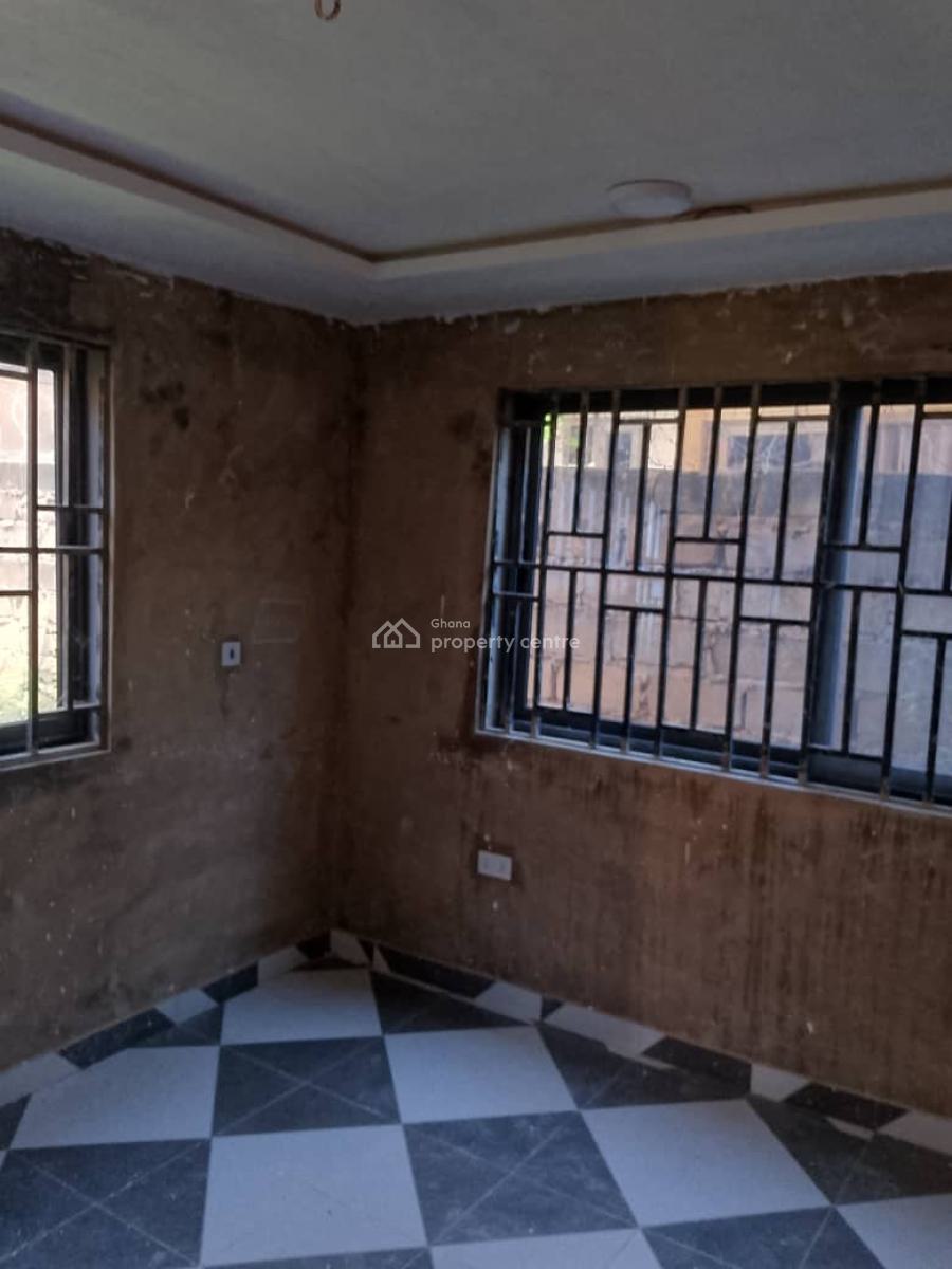 *12 Storey Building of 6 Units of Chamber & Hall Self Contain @ Kaosa, Cp, Awutu-senya East, Central Region, House for Sale