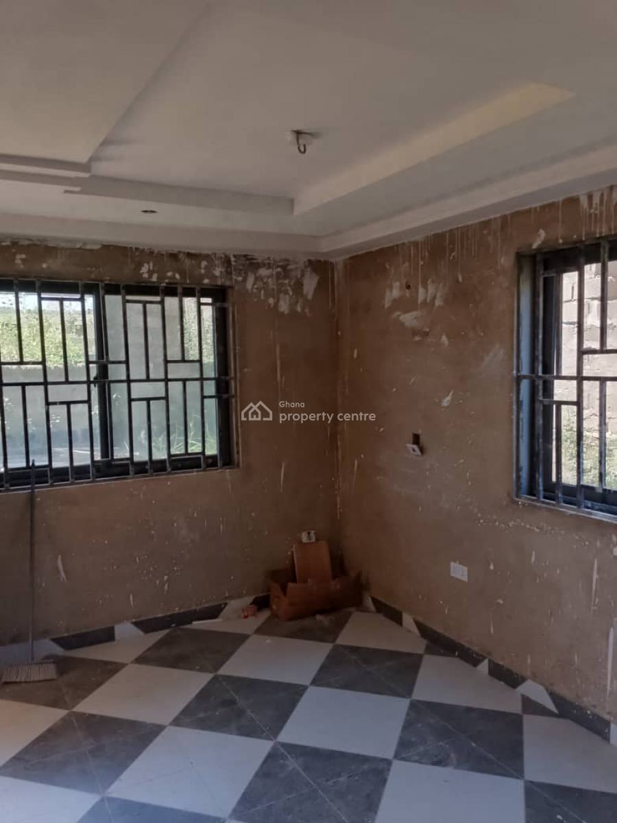 *12 Storey Building of 6 Units of Chamber & Hall Self Contain @ Kaosa, Cp, Awutu-senya East, Central Region, House for Sale