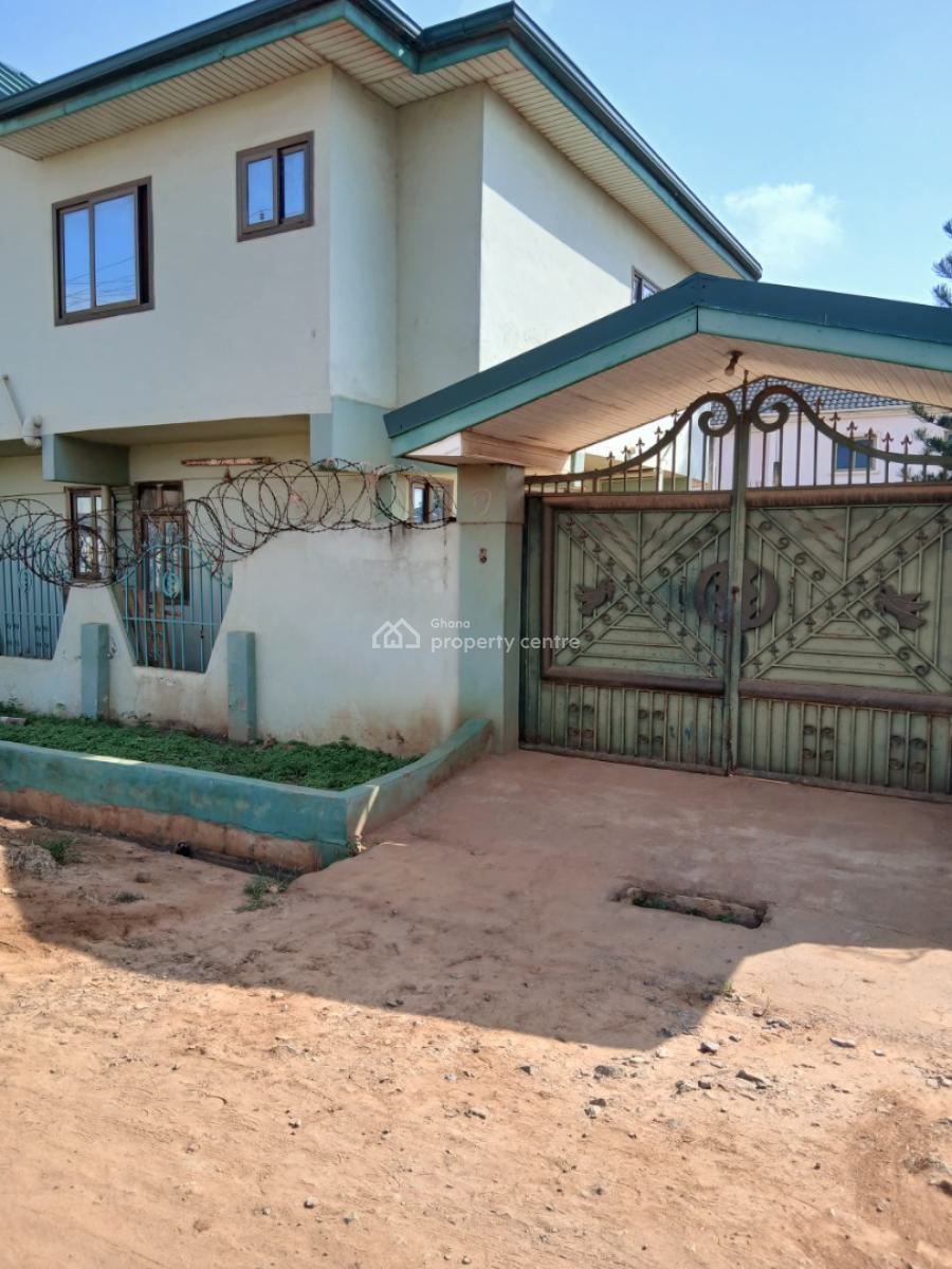 *titled 5brm Storey + Outhouse Before Mary Lucy Hospital, Awoshie*, Awoshie Mary Lucy Hospital Area, Ga Central Municipal, Accra, House for Sale