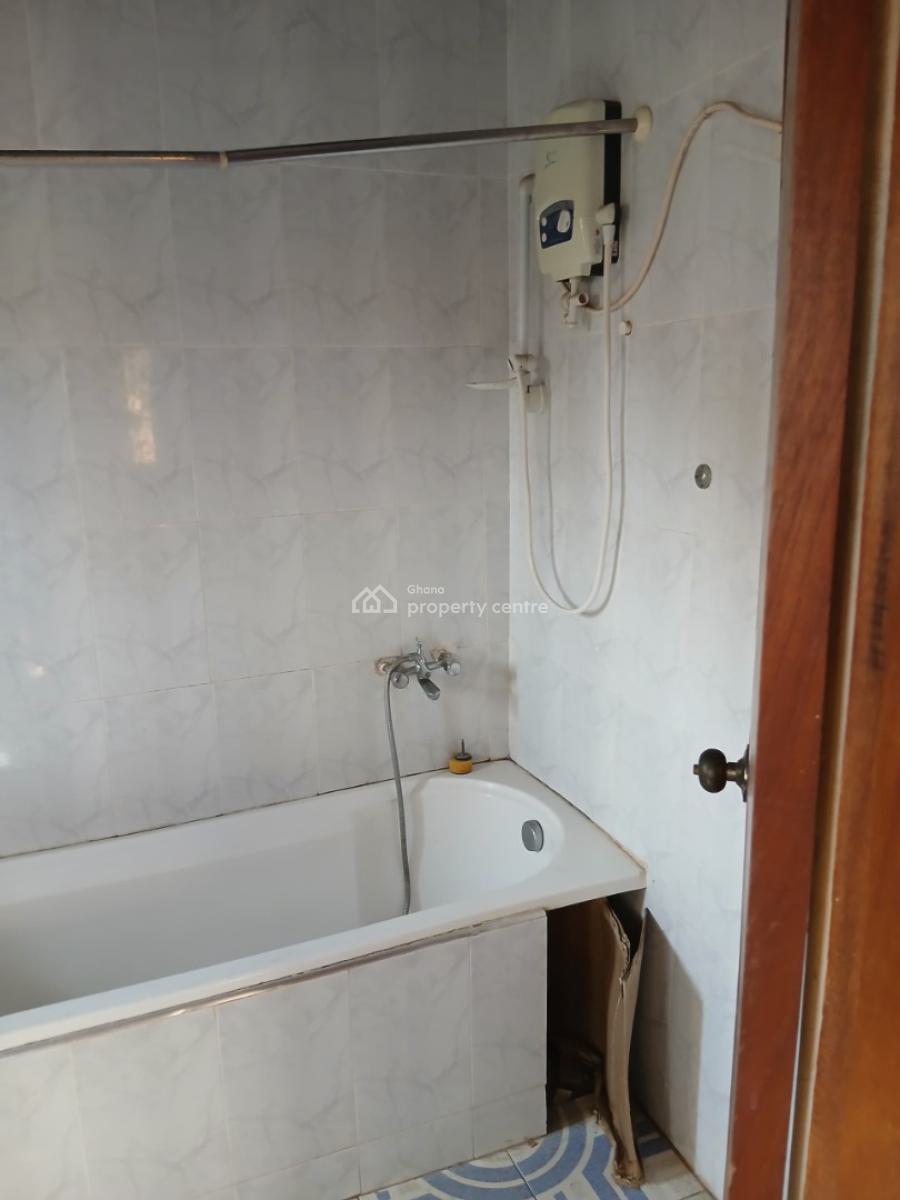 *titled 5brm Storey + Outhouse Before Mary Lucy Hospital, Awoshie*, Awoshie Mary Lucy Hospital Area, Ga Central Municipal, Accra, House for Sale