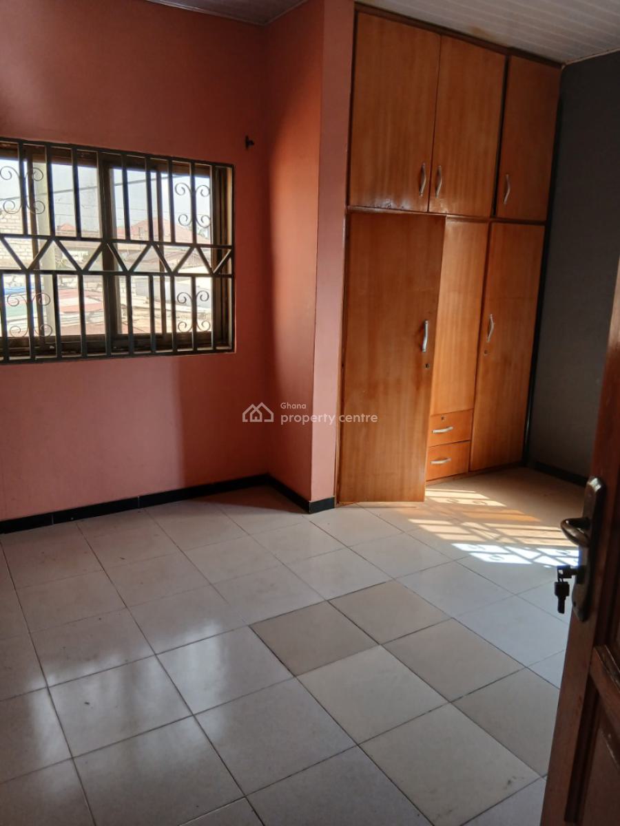 *titled 5brm Storey + Outhouse Before Mary Lucy Hospital, Awoshie*, Awoshie Mary Lucy Hospital Area, Ga Central Municipal, Accra, House for Sale