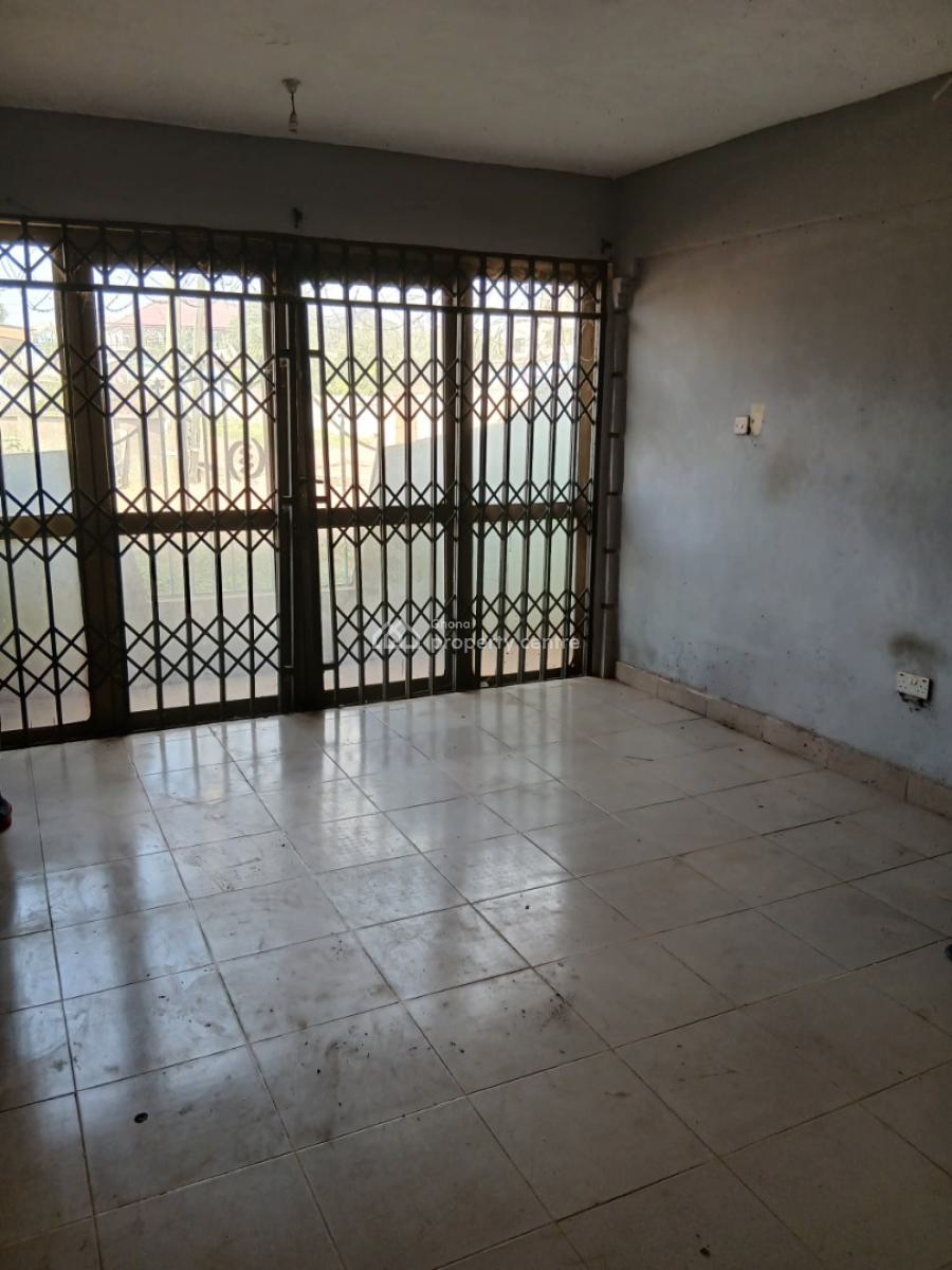 *titled 5brm Storey + Outhouse Before Mary Lucy Hospital, Awoshie*, Awoshie Mary Lucy Hospital Area, Ga Central Municipal, Accra, House for Sale