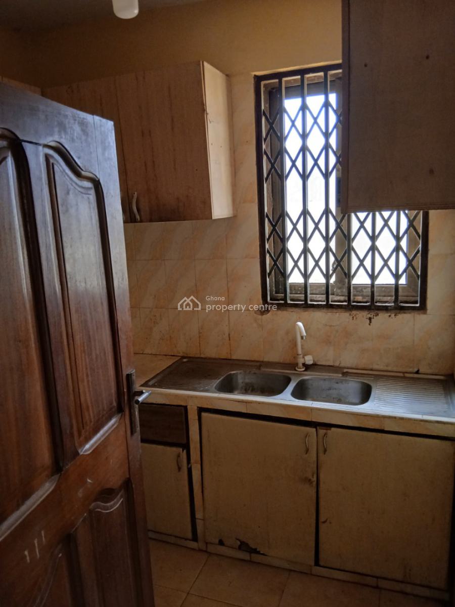 *titled 5brm Storey + Outhouse Before Mary Lucy Hospital, Awoshie*, Awoshie Mary Lucy Hospital Area, Ga Central Municipal, Accra, House for Sale