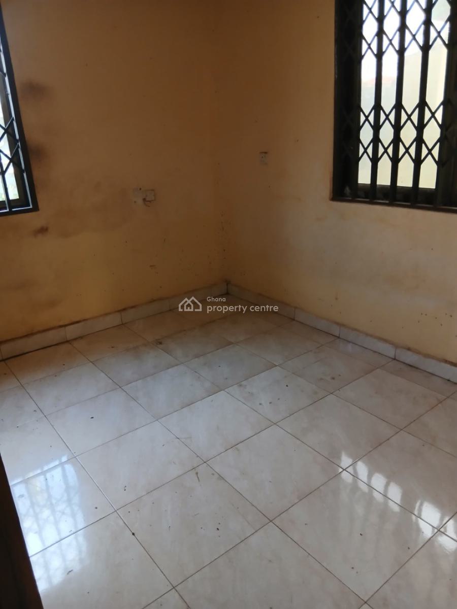 *titled 5brm Storey + Outhouse Before Mary Lucy Hospital, Awoshie*, Awoshie Mary Lucy Hospital Area, Ga Central Municipal, Accra, House for Sale