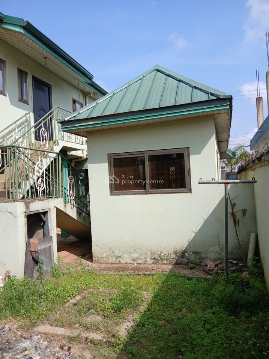 *titled 5brm Storey + Outhouse Before Mary Lucy Hospital, Awoshie*, Awoshie Mary Lucy Hospital Area, Ga Central Municipal, Accra, House for Sale