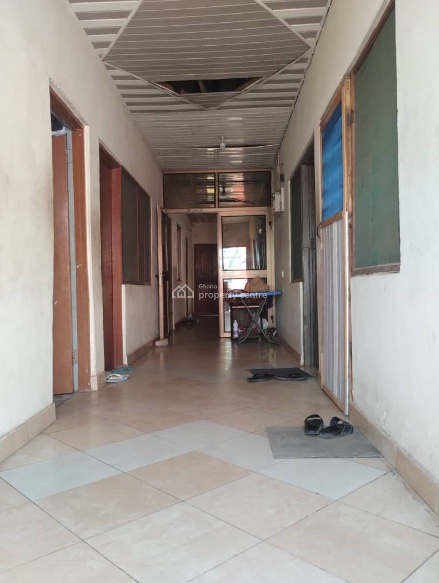 *registered 5brm House @ Darkuman Nyamekye, Accra*, Darkuman Nyamekye, Accra Metropolitan, Accra, House for Sale