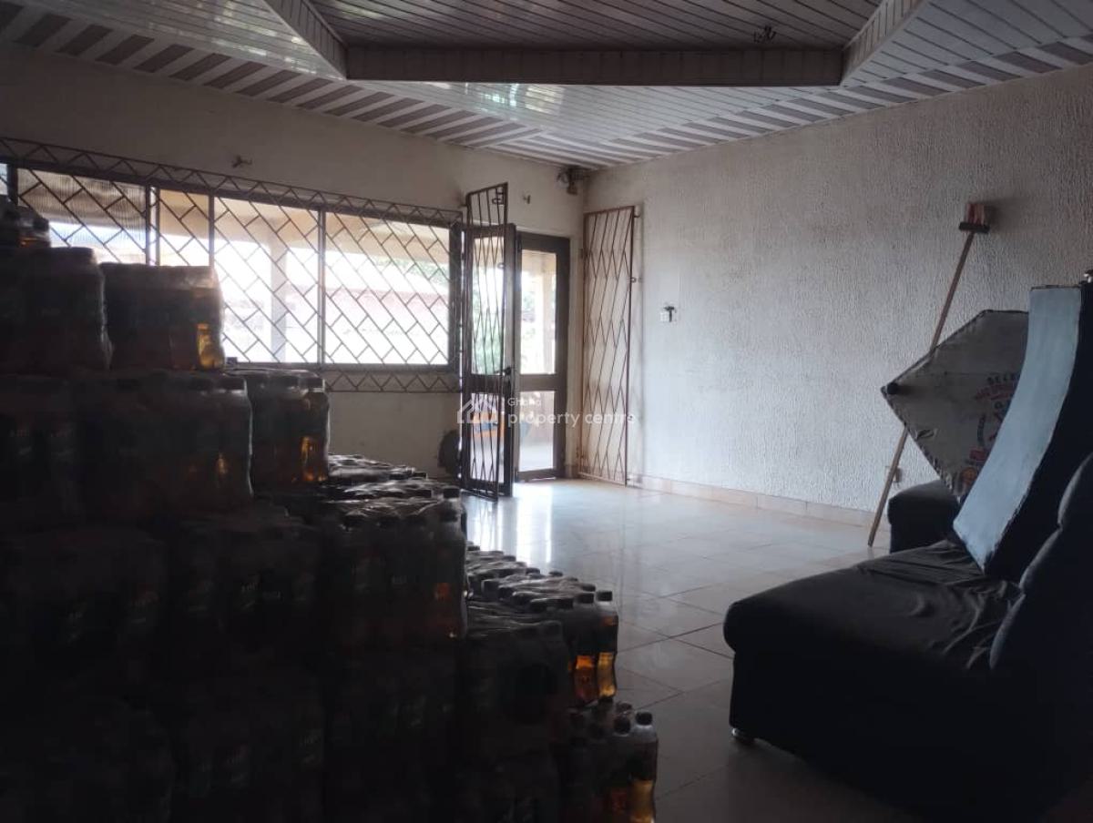 *registered 5brm House @ Darkuman Nyamekye, Accra*, Darkuman Nyamekye, Accra Metropolitan, Accra, House for Sale