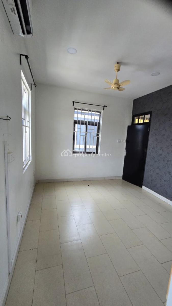 *4brm House @ Osu*, Osu Papaye, Osu, Accra, House for Rent
