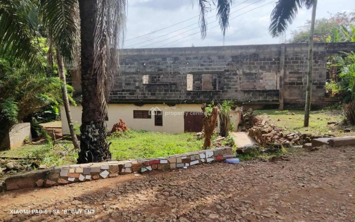 2.7-acre Land, Nhyieso ( Around Georgia Hotel ), Kumasi Metropolitan, Ashanti, Residential Land for Sale