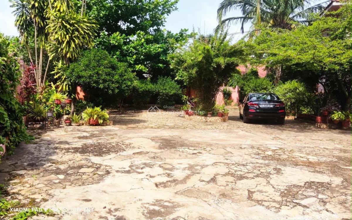 2.7-acre Land, Nhyieso ( Around Georgia Hotel ), Kumasi Metropolitan, Ashanti, Residential Land for Sale