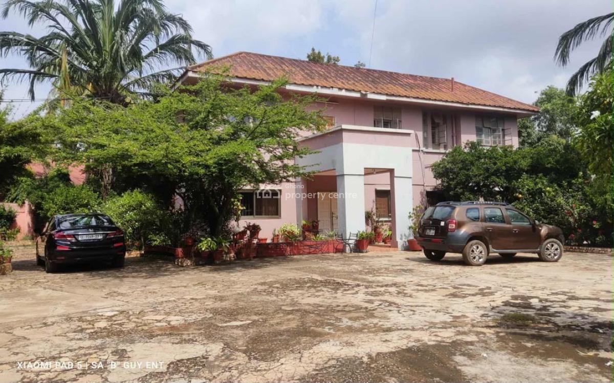 2.7-acre Land, Nhyieso ( Around Georgia Hotel ), Kumasi Metropolitan, Ashanti, Residential Land for Sale