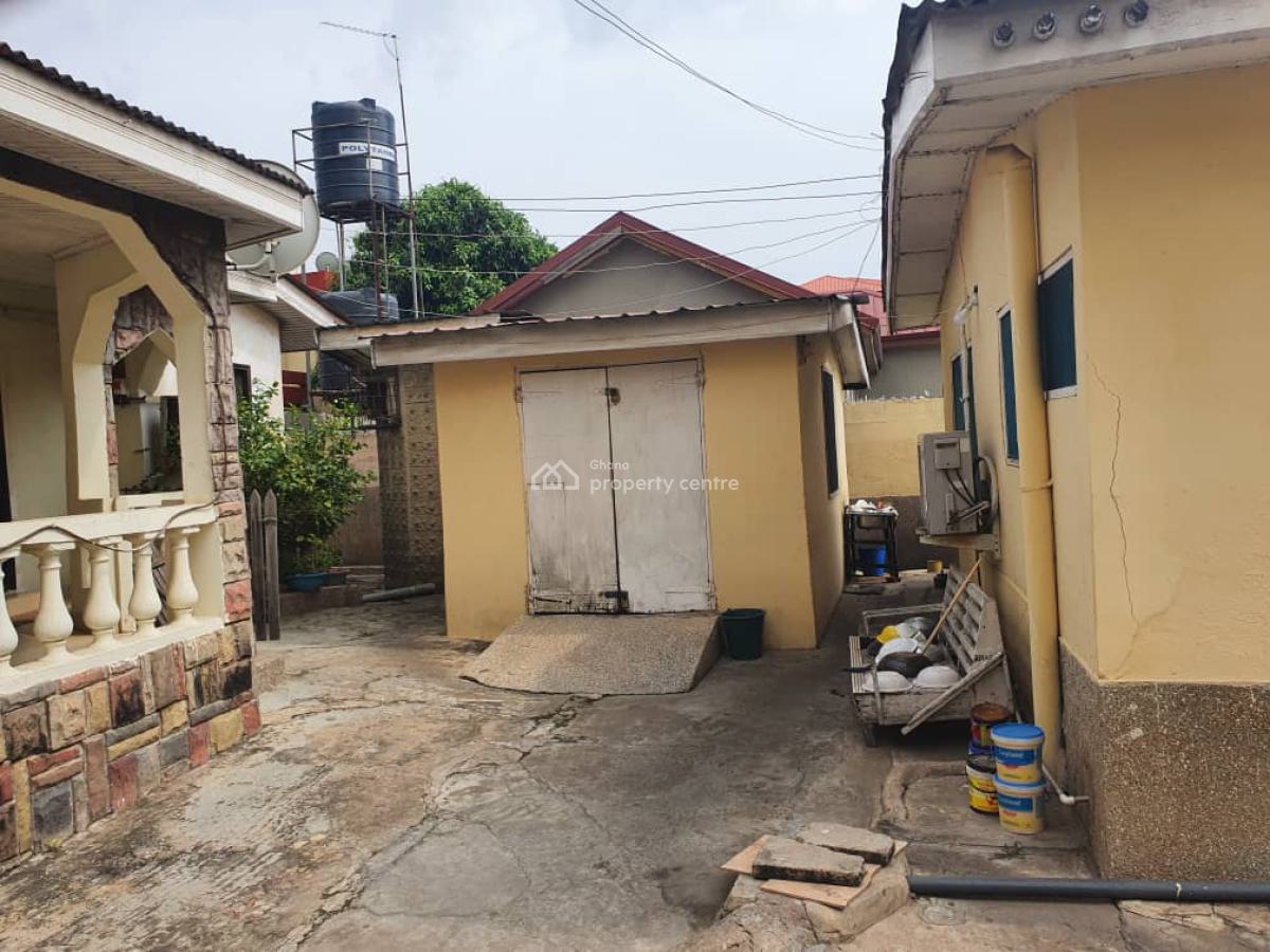 *2 Units of 3brm Apartments House on Almost 1 & Half Plots @ Dzorwulu, Opposite Word Miracle Church, Dzorwulu, Accra, House for Sale