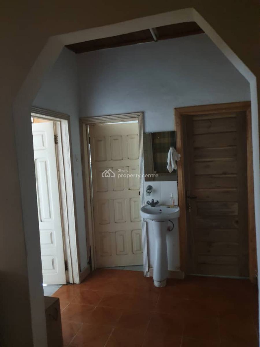 *2 Units of 3brm Apartments House on Almost 1 & Half Plots @ Dzorwulu, Opposite Word Miracle Church, Dzorwulu, Accra, House for Sale