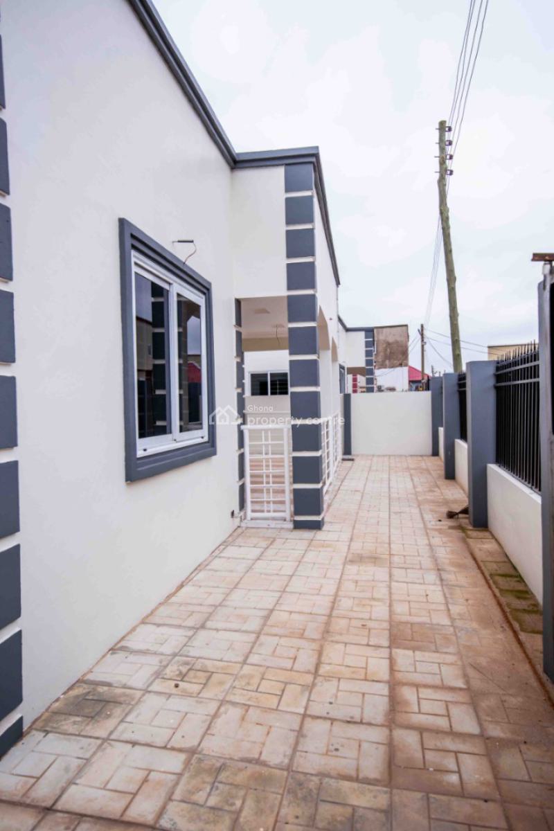 2 Bedroom Detached Bungalow, Oyarifa Wanaki School, Oyarifa, La Nkwantanang Madina Municipal, Accra, Detached Bungalow for Sale