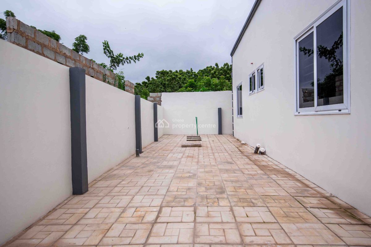 2 Bedroom Detached Bungalow, Oyarifa Wanaki School, Oyarifa, La Nkwantanang Madina Municipal, Accra, Detached Bungalow for Sale