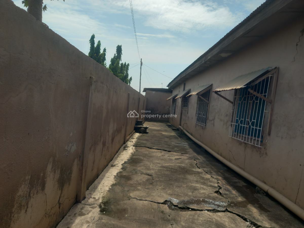 4 Bedrooms ( Dechemso) Kumasi Airport, Dechemso, Near Kumasi Airport, Kumasi Metropolitan, Ashanti, House for Sale