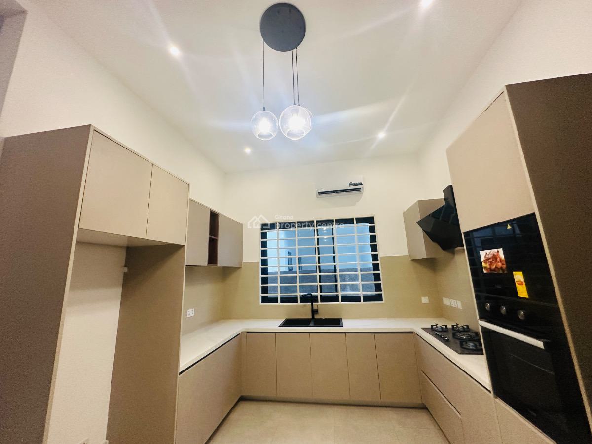 Deluxe 4 Bedroom, North Legon, Agbogba, North Legon, Accra, Townhouse for Sale