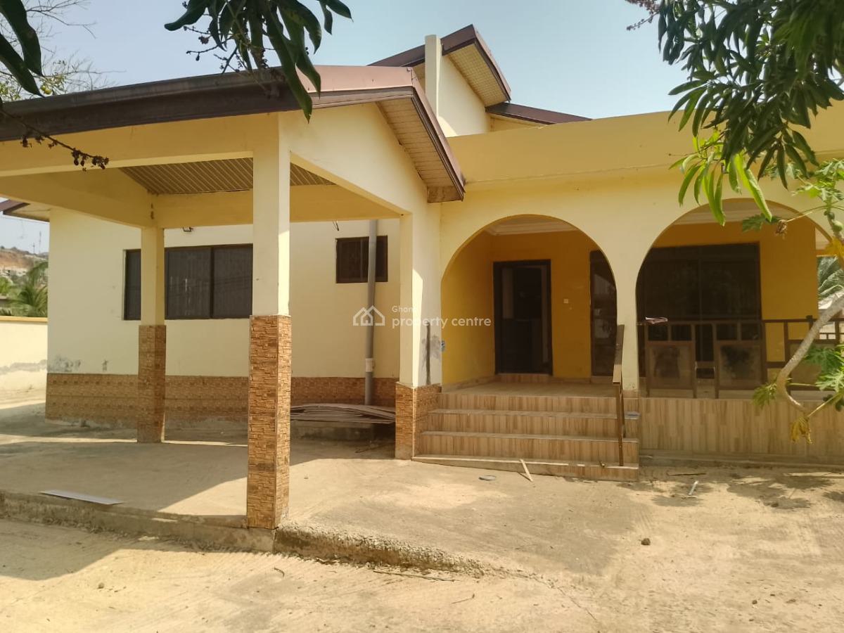 *new 4 Master Brm House on 2 Plots @ Kokrobite*, Kokrobite Dvla Office, Accra Metropolitan, Accra, House for Sale