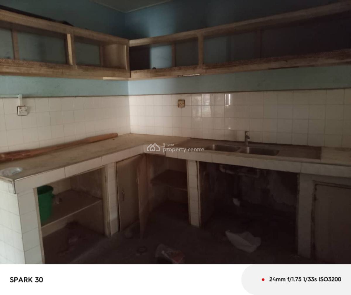 *registered 4brm House with a Store @ Anyaa, Accra*, Anyaa Deeper Life Area, Accra Metropolitan, Accra, House for Sale