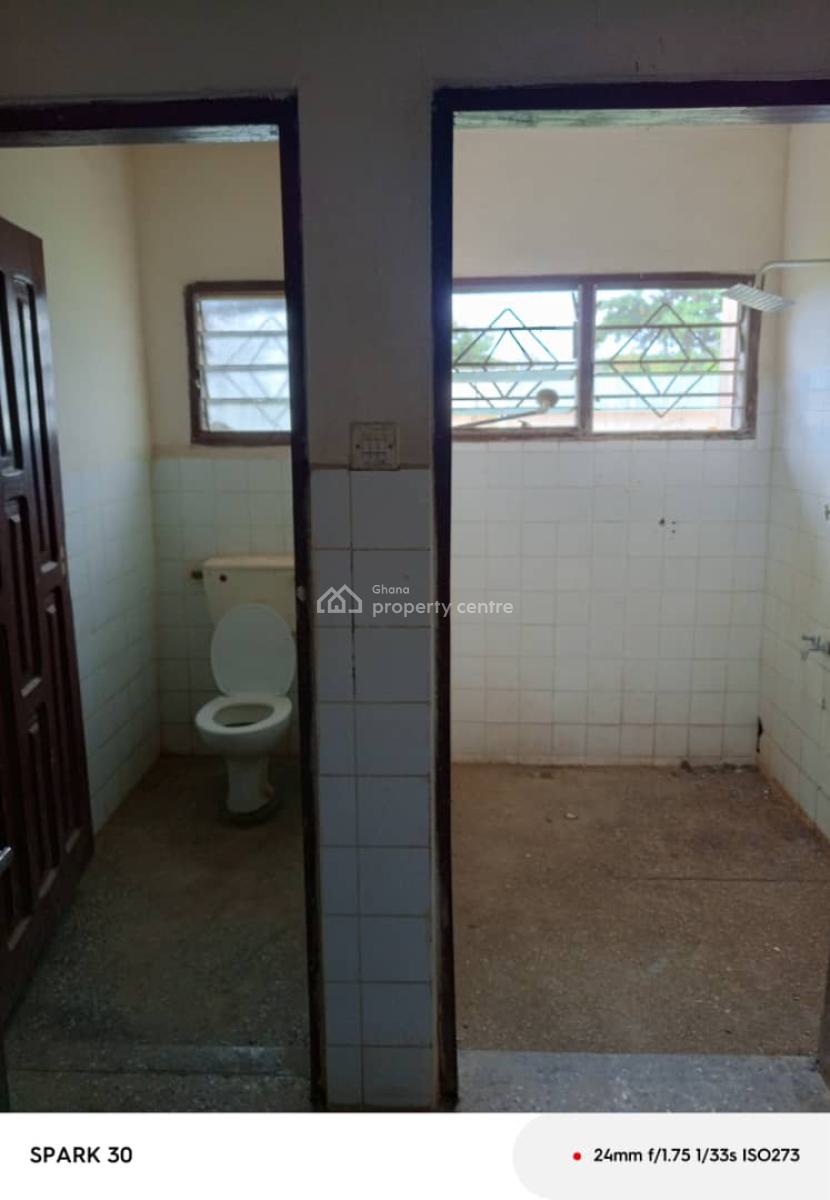 *registered 4brm House with a Store @ Anyaa, Accra*, Anyaa Deeper Life Area, Accra Metropolitan, Accra, House for Sale