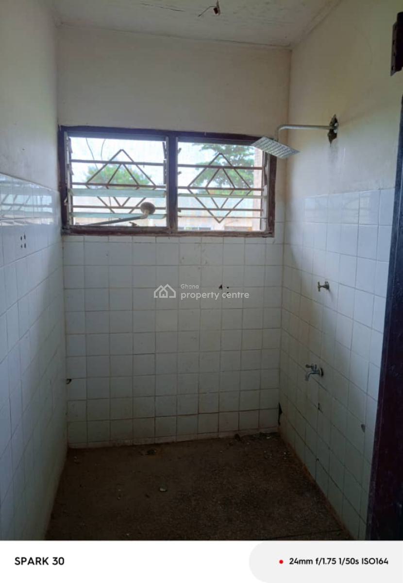 *registered 4brm House with a Store @ Anyaa, Accra*, Anyaa Deeper Life Area, Accra Metropolitan, Accra, House for Sale