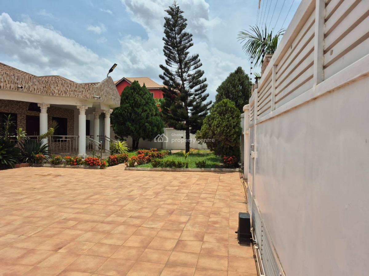 Fully Furnished 5 Bedroom House with Beautiful Land Scapes on 80/100ft, Oyarifa, La Nkwantanang Madina Municipal, Accra, Detached Bungalow for Sale