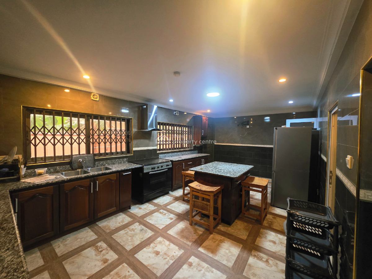 5 Bedroom House with a Spacious Compound and Garage, Spintex, Accra Metropolitan, Accra, House for Sale