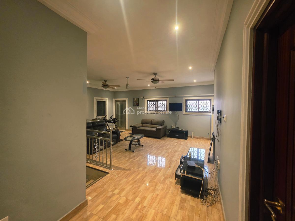 5 Bedroom House with a Spacious Compound and Garage, Spintex, Accra Metropolitan, Accra, House for Sale