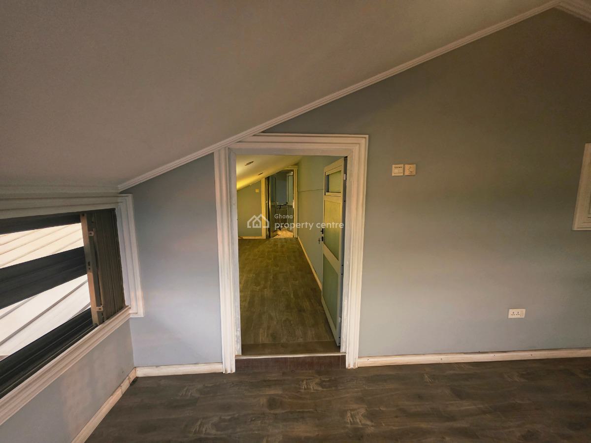 5 Bedroom House with a Spacious Compound and Garage, Spintex, Accra Metropolitan, Accra, House for Sale