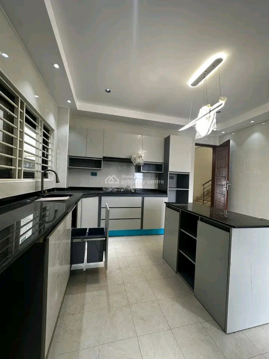 Ultra Modern 5-bedroom Townhouse, West Hill Mall, Ga South Municipal, Accra, Townhouse for Sale