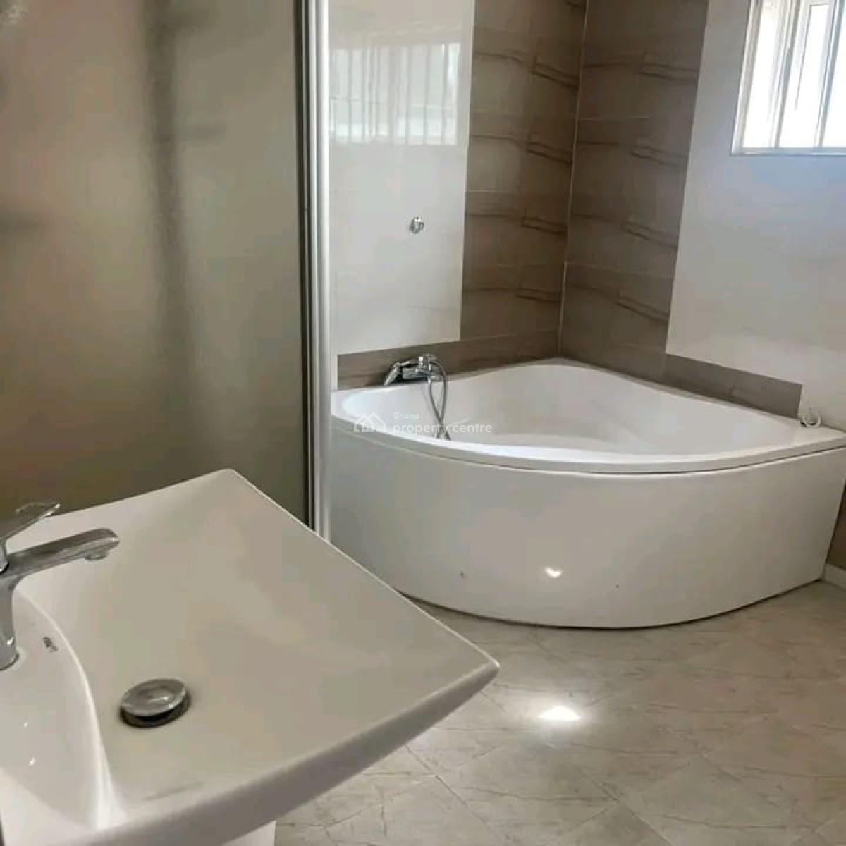 Executive 4-bedroom, East Legon, Accra, House for Rent