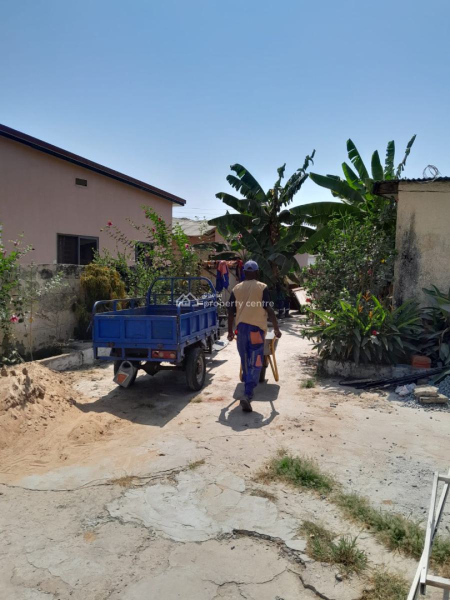 Old Structure in a Prime Location, Osu Regal, Osu, Accra, Commercial Property for Sale