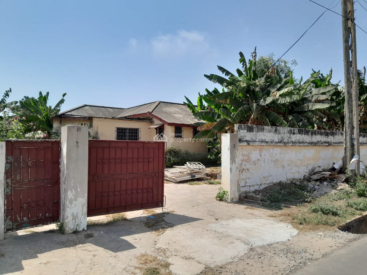 Old Structure in a Prime Location, Osu Regal, Osu, Accra, Commercial Property for Sale