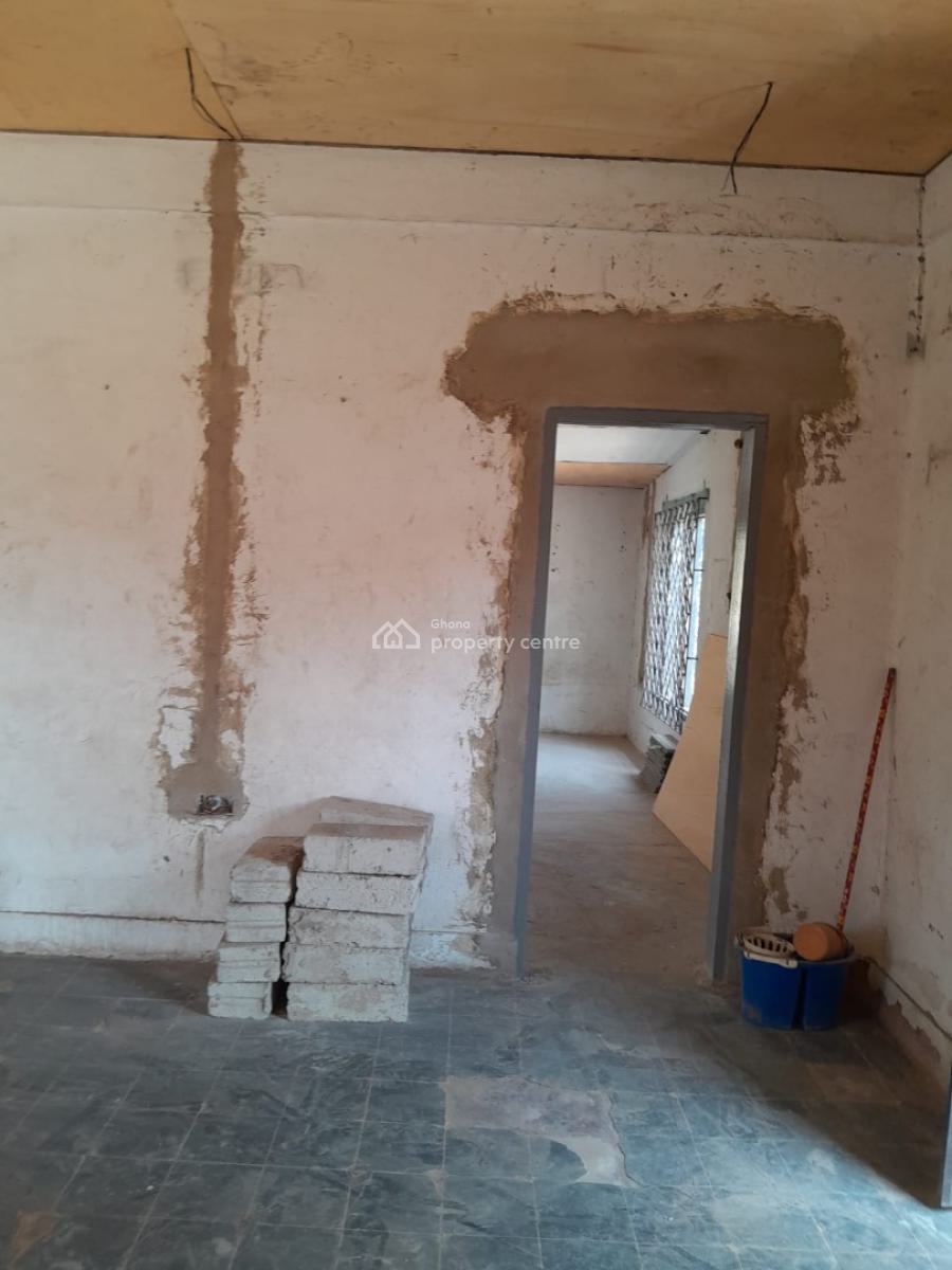 Old Structure in a Prime Location, Osu Regal, Osu, Accra, Commercial Property for Sale