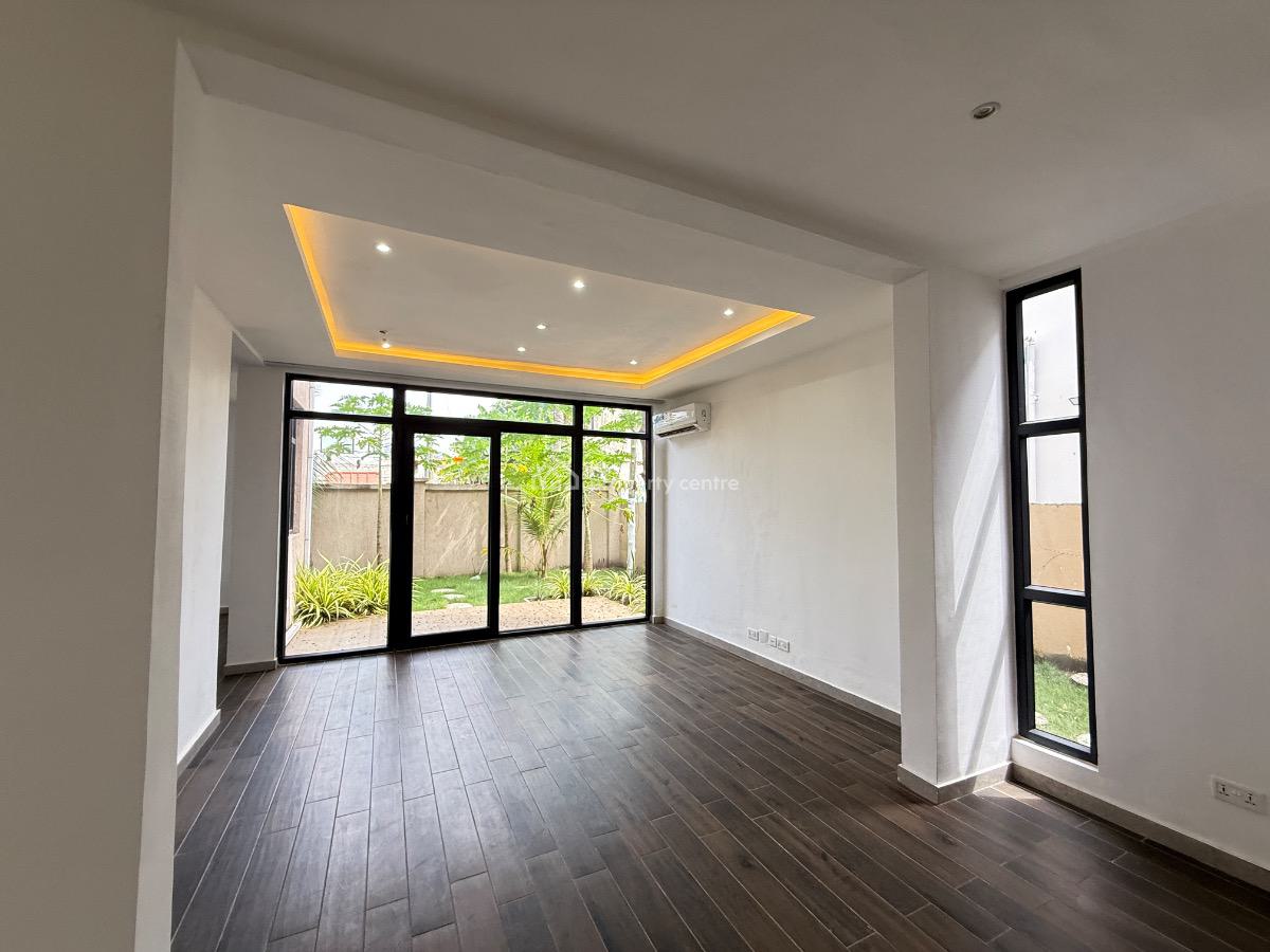4 Bedroom Townhouse in a Gated Community, North Labone, Cantonments, Accra, Townhouse for Sale