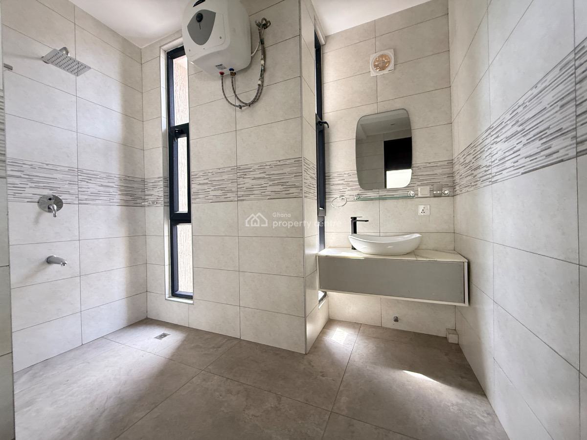 4 Bedroom Townhouse in a Gated Community, North Labone, Cantonments, Accra, Townhouse for Sale