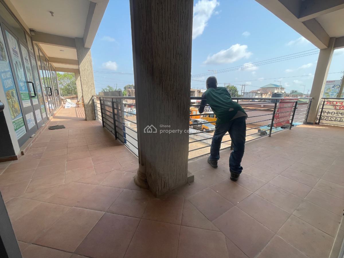 Double Shop, Taxi Rank, Madina, La Nkwantanang Madina Municipal, Accra, Commercial Property for Rent