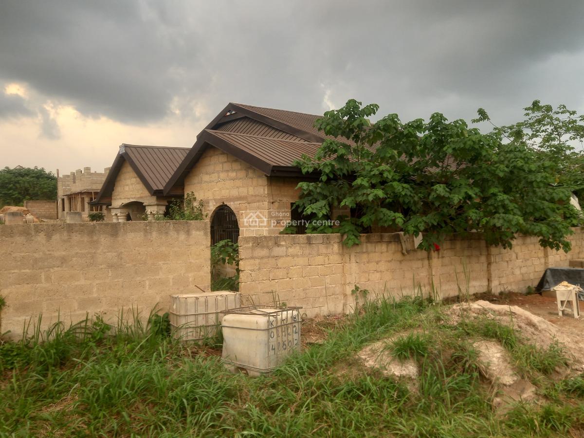 5 Bedrooms  ( Fully Fence Walled), Adwumakaase Kese, Near Fawoade Mampongteng ., Kumasi Metropolitan, Ashanti, House for Sale