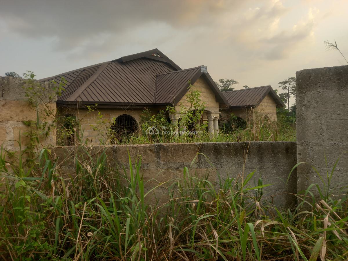 5 Bedrooms  ( Fully Fence Walled), Adwumakaase Kese, Near Fawoade Mampongteng ., Kumasi Metropolitan, Ashanti, House for Sale