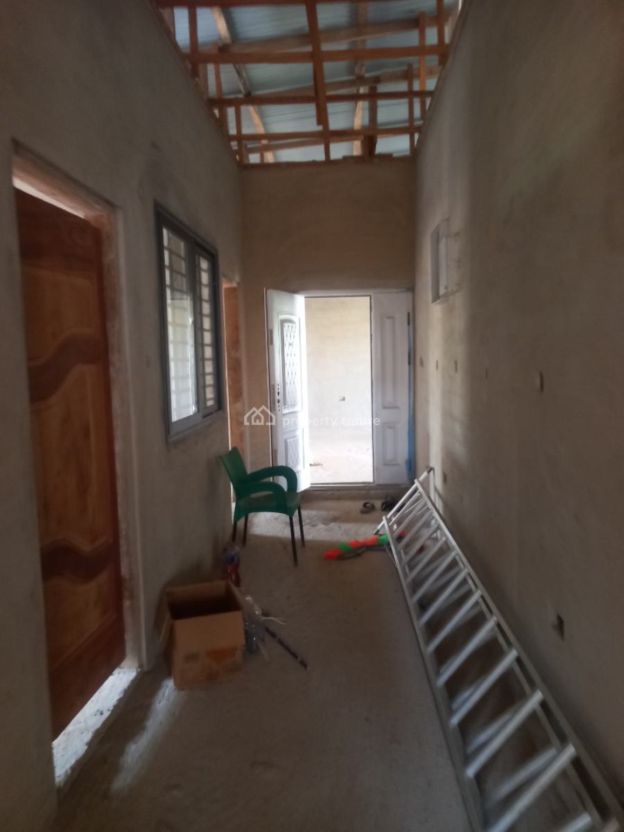 4 Bedrooms, Near  Akom Kodie Buoho, Kumasi Metropolitan, Ashanti, House for Sale