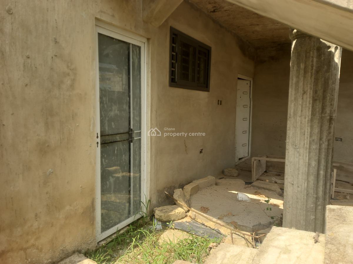 4 Bedrooms, Near  Akom Kodie Buoho, Kumasi Metropolitan, Ashanti, House for Sale