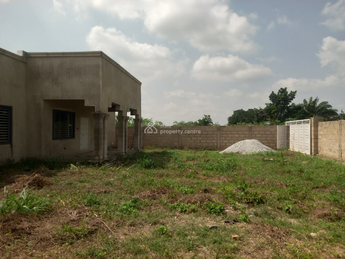 4 Bedrooms, Near  Akom Kodie Buoho, Kumasi Metropolitan, Ashanti, House for Sale